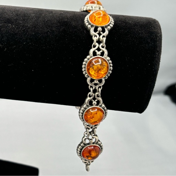 Silver and Amber Bracelet - Picture 6 of 8
